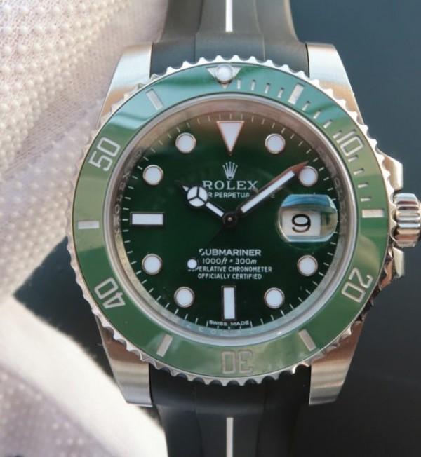 Rolex Submariner 116610 LV Green Ceramic Noob V7 Black Rubber Strap A3135