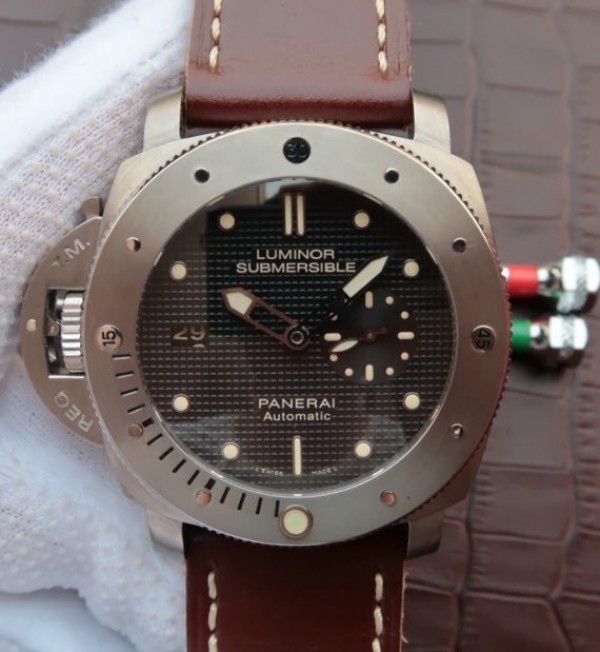 Panerai JF Luminor Submersible PAM569 Titanium