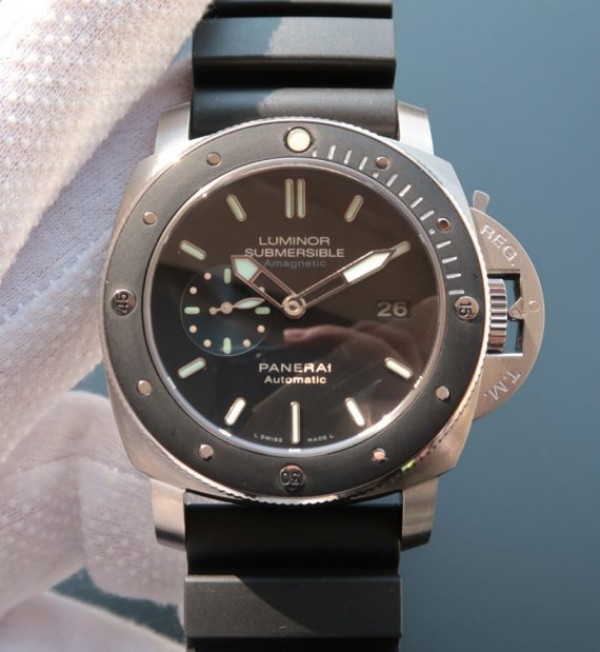 Panerai SF PAM389 Black Rubber Strap P9000 Clone