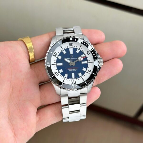 Breitling Avenger B01 42 Automatic - gallery