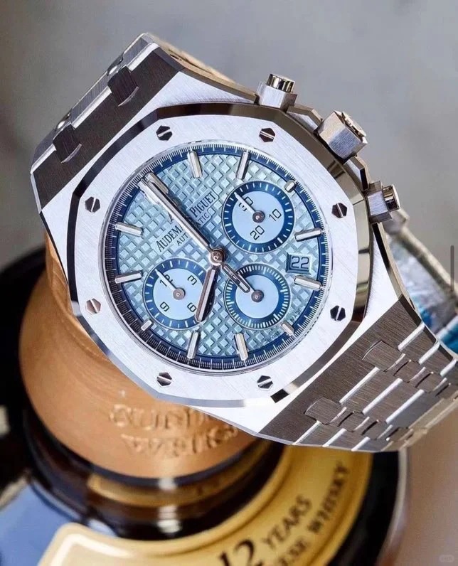 Audemars Piguet Royal Oak Selfwinding Chronograph Blue 26317BC.OO.1256BC.01 - gallery