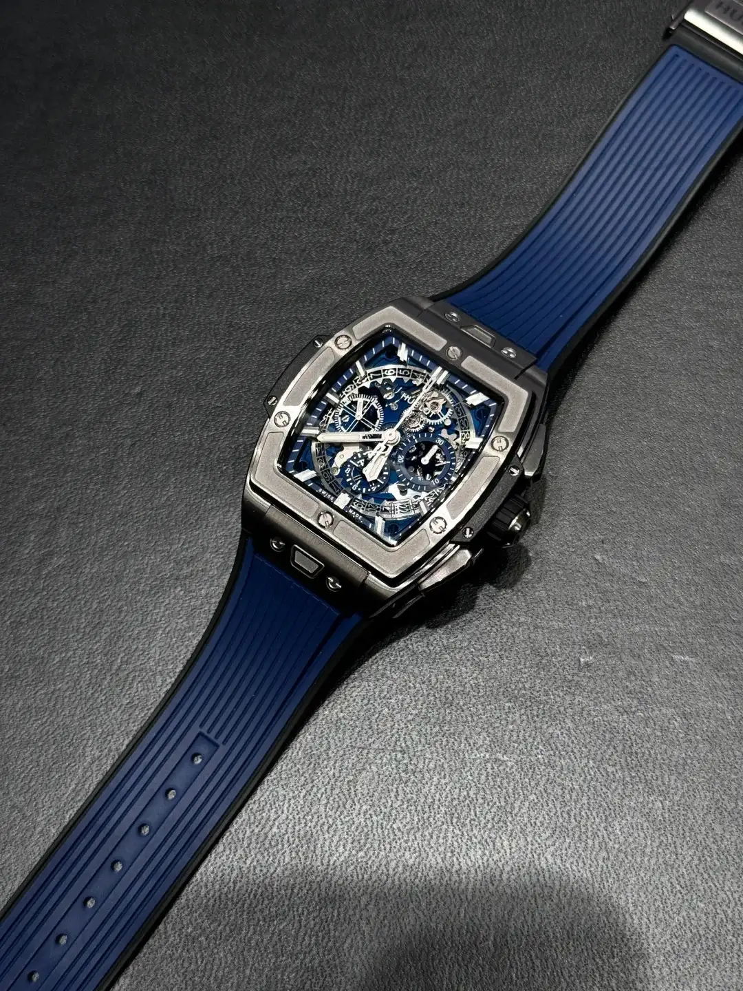 Hublot Spirit Of Big Bang Men Automatic Blue Rubber Watch 641.NX.7170.RX - gallery