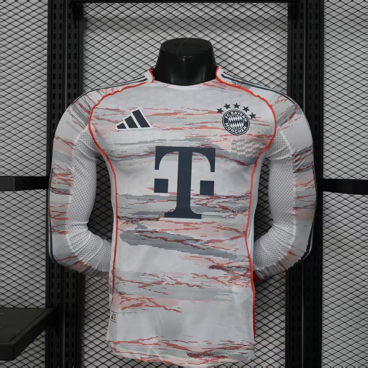 Bayern München 25-26 Bayern Munich Away Jersey Player Version Long Sleeve vs The Original: A Detailed Comparison