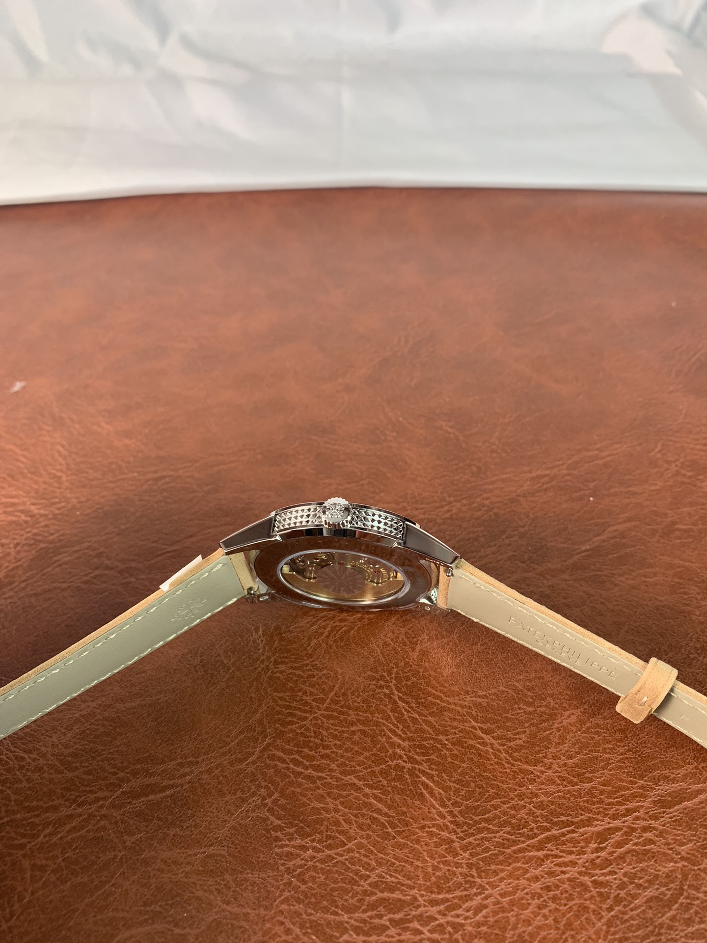 Patek Philippe Calatrava 40mm 5226G-001 V.2 - gallery
