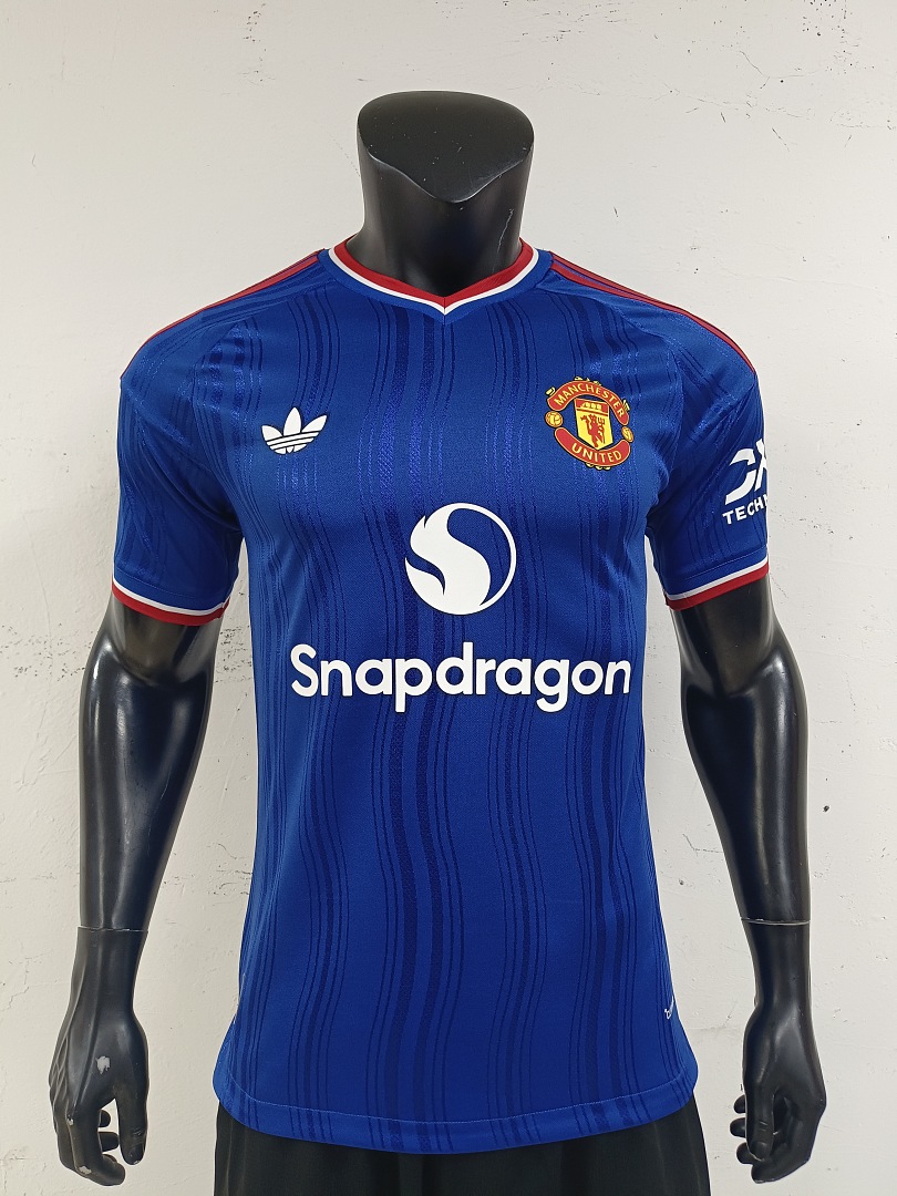 26-27 Manchester United Away Jersey - view 4