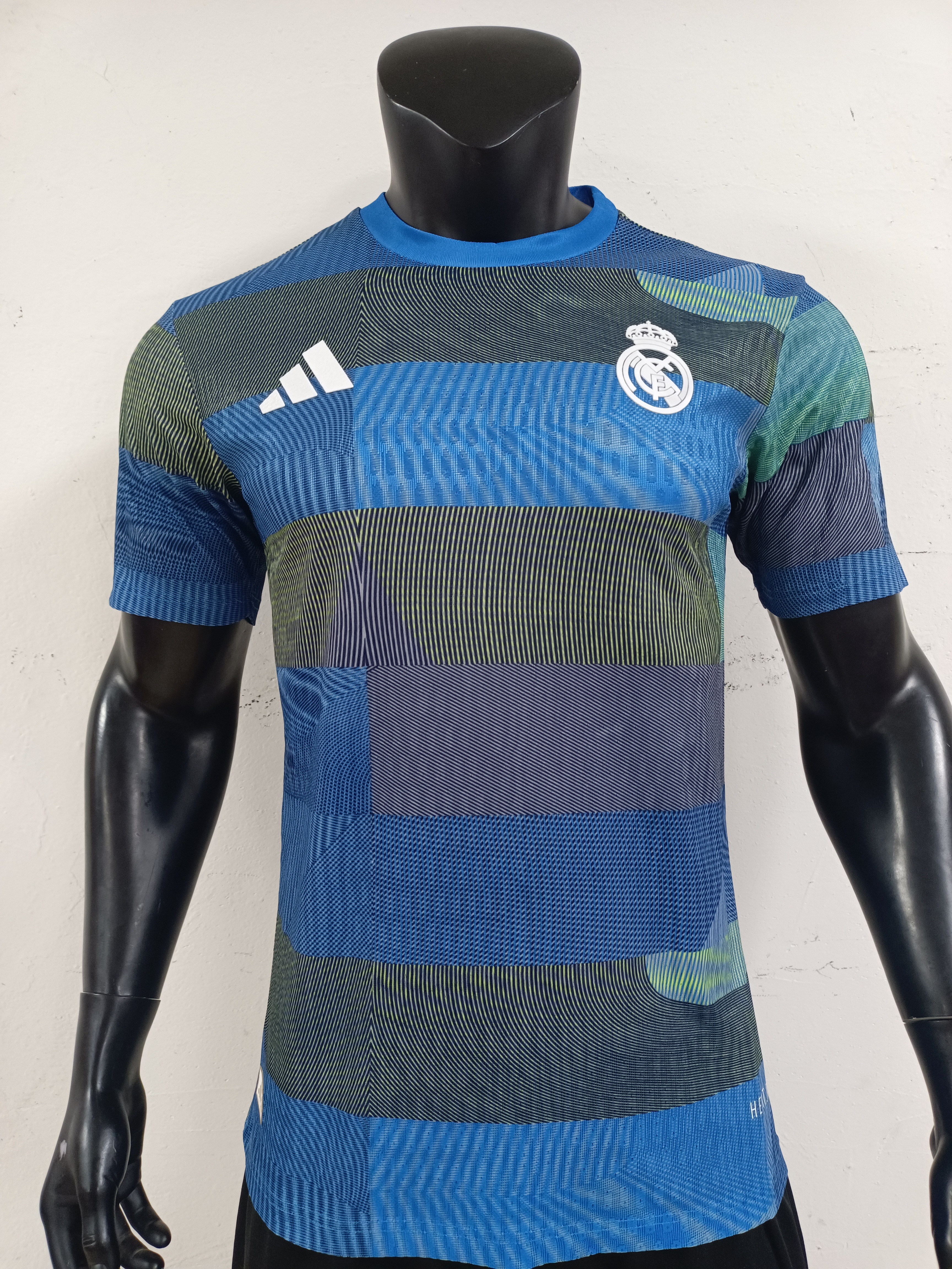 Real Madrid Special Edition Real Madrid Training Jersey vs The Original: A Detailed Comparison