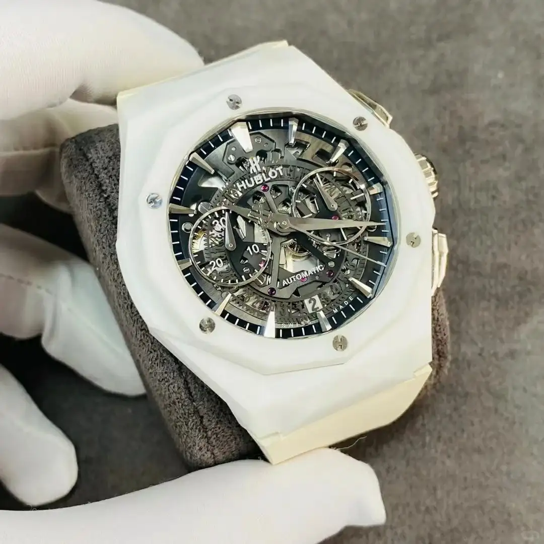 Hublot Classic Fusion Men Automatic Black Rubber Watch 525.HI.0170.RW.ORL21 - gallery