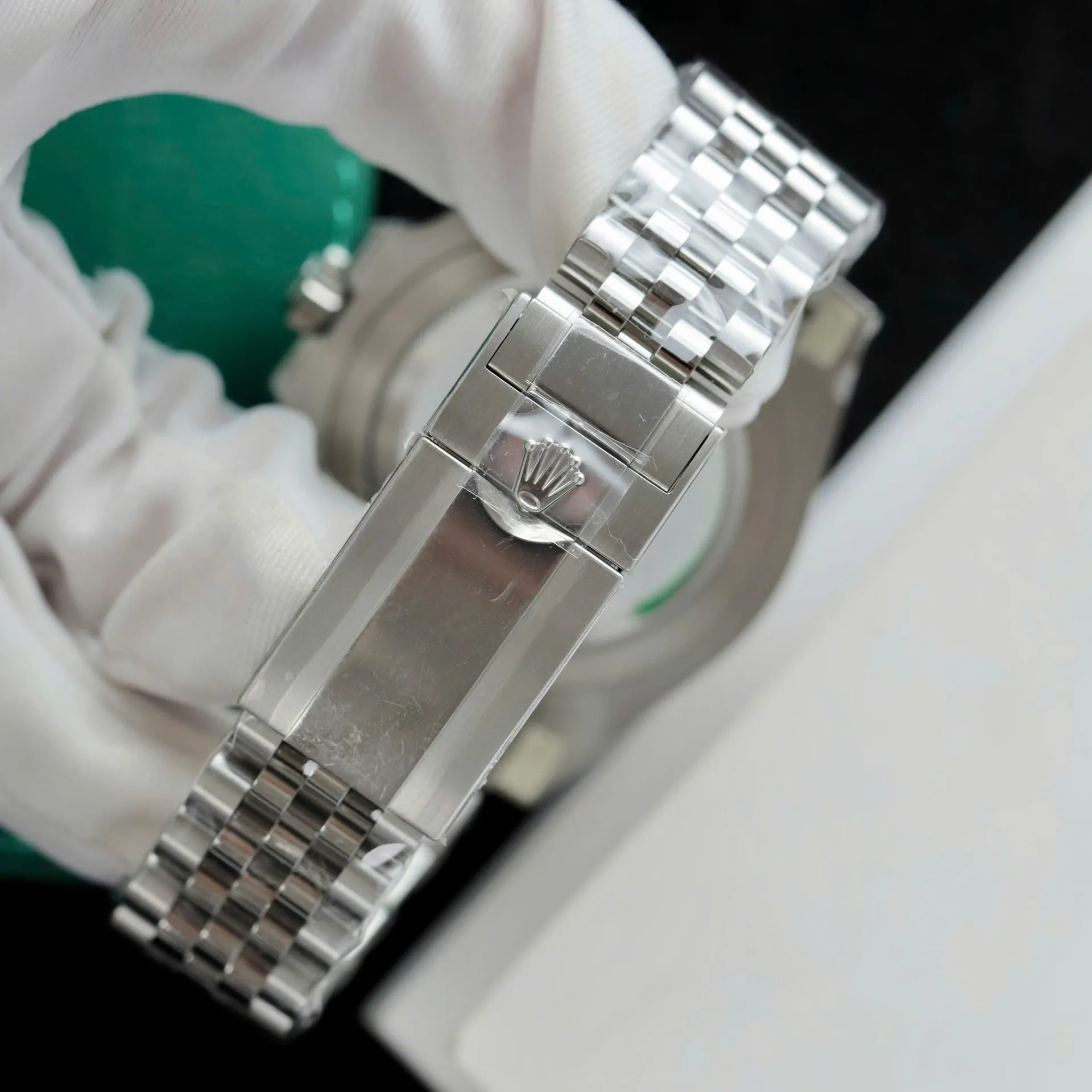 Superclone Rolex GMT-Master II 40 mm 126729VTNR Jubilee “Absinthe” - gallery