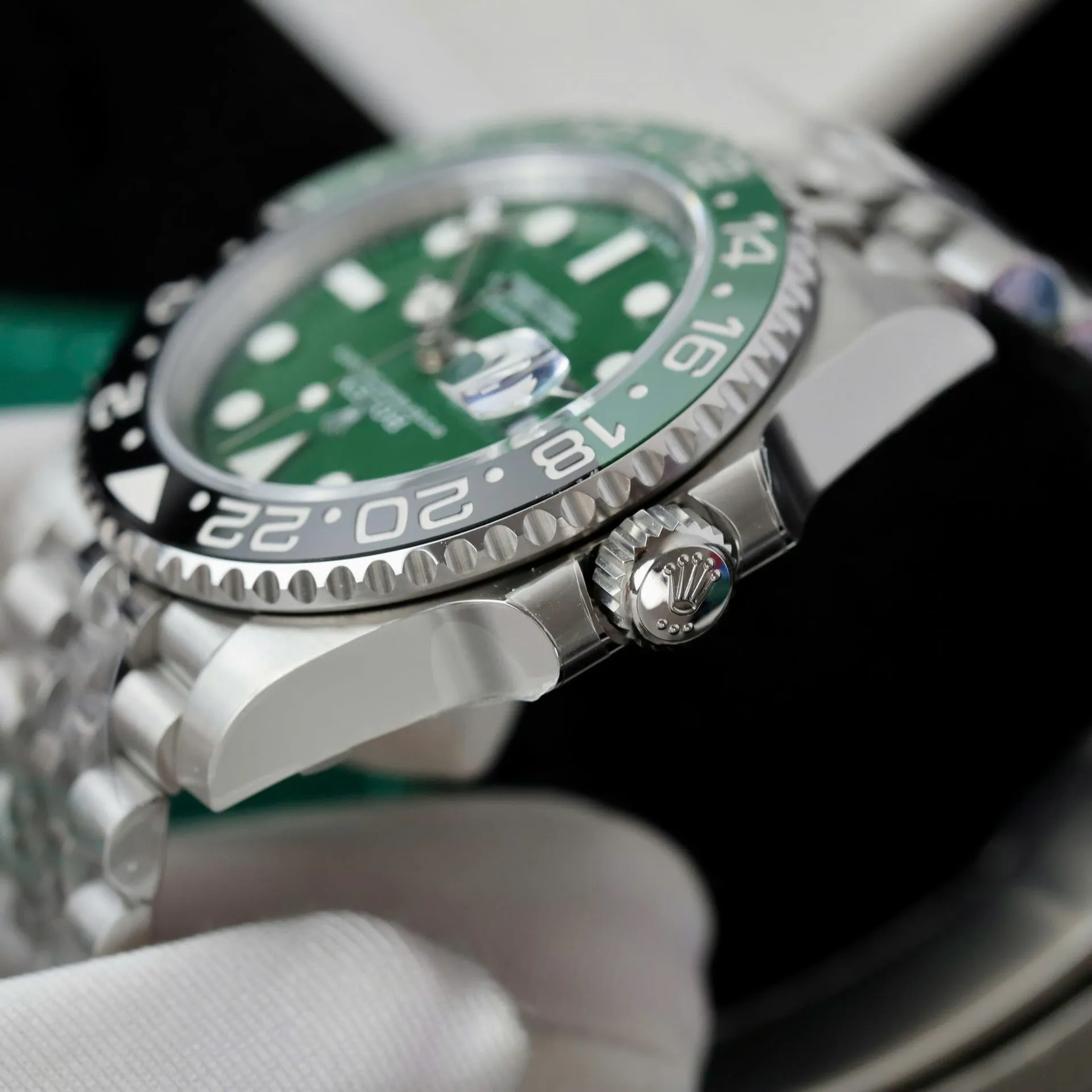 Superclone Rolex GMT-Master II 40 mm 126729VTNR Jubilee “Absinthe” - gallery