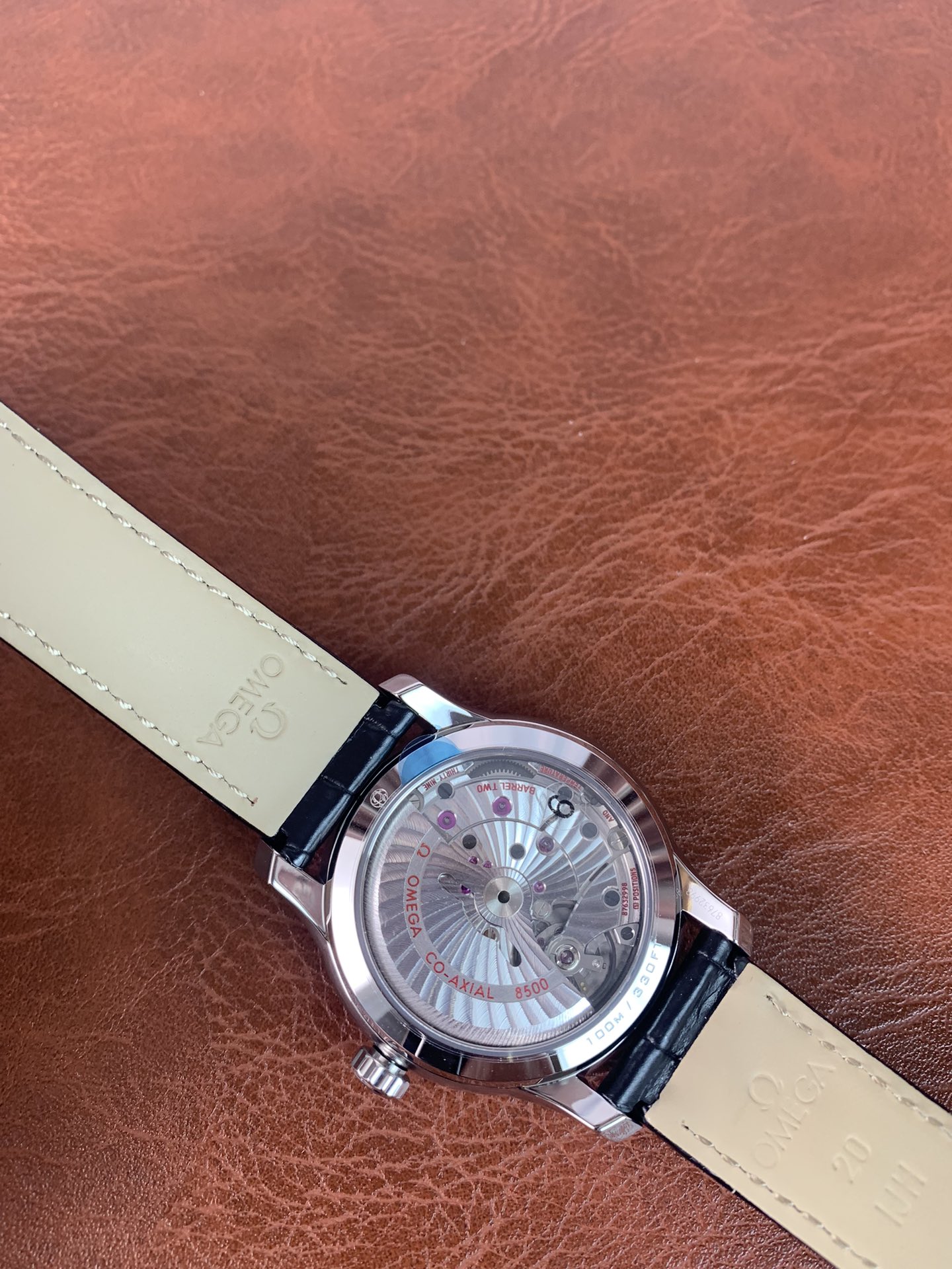 Omega De Ville Hour Vision Co-axial Master Chronometer 41mm 433.13.41.21.03.001 - gallery