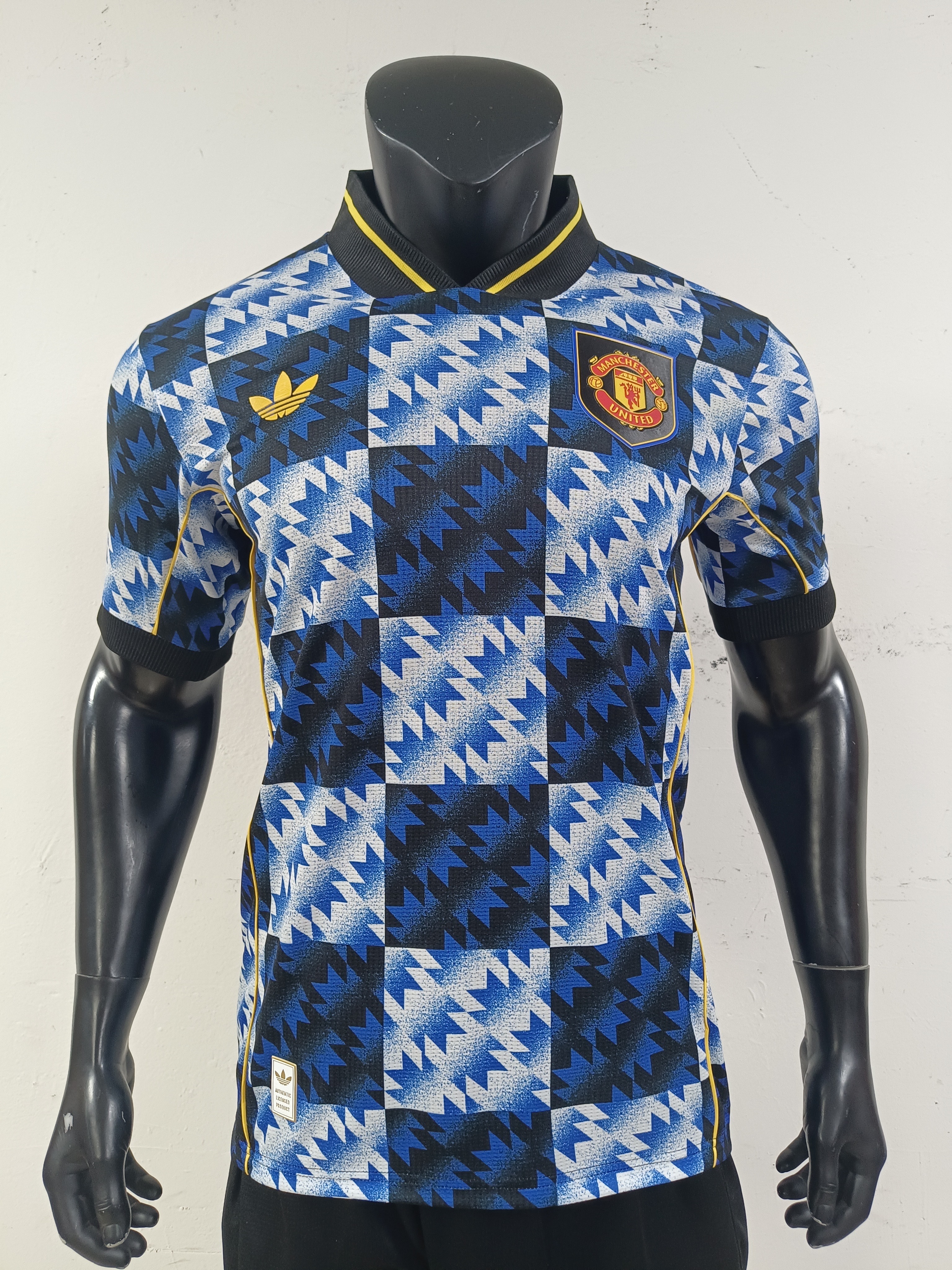 Manchester United Retro Edition