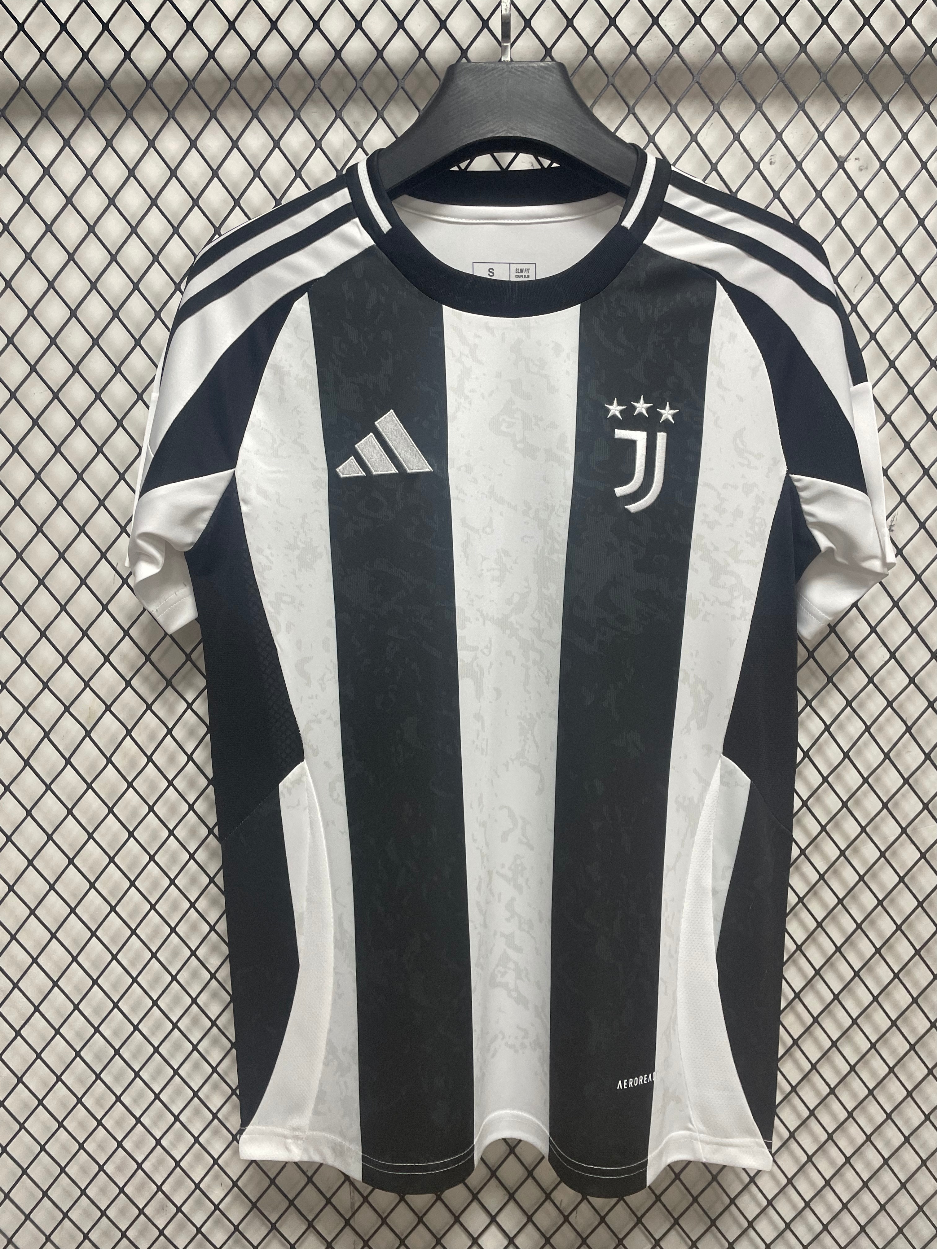 Juventus Home Jersey S-4 XL - view 3